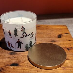 Mainstays Snow Flurries Scented Candle with Gold Lid